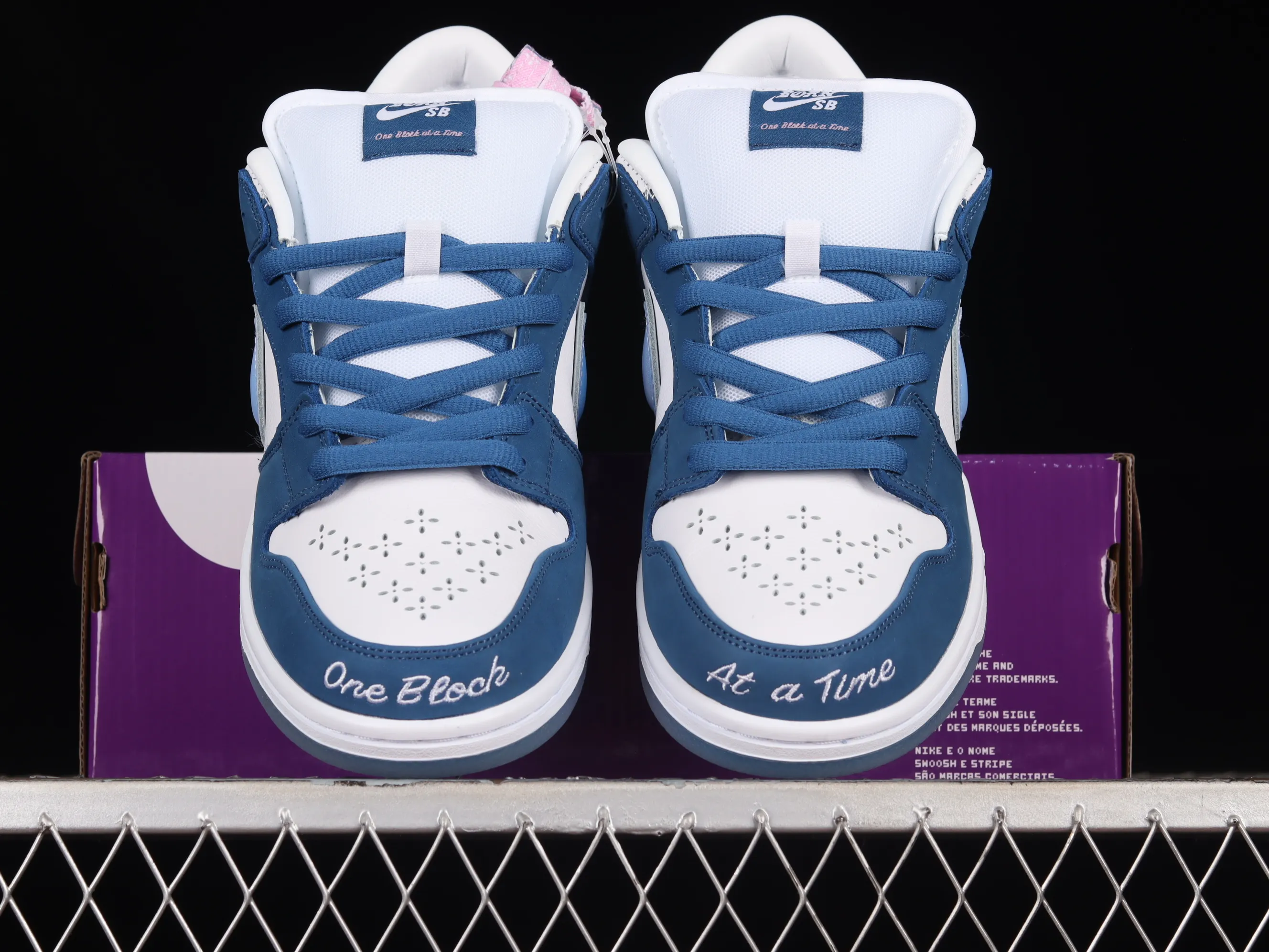 All categories Nk SB Dunk series Nk SB Dunk Low low-top sneakers Born x Raised x Nike SB Dunk American street style joint model SB low-top sports and leisure sneakers FN7819-400